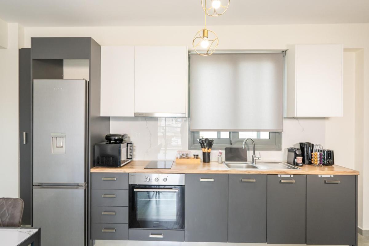 Iaira Apartment Атина Екстериор снимка