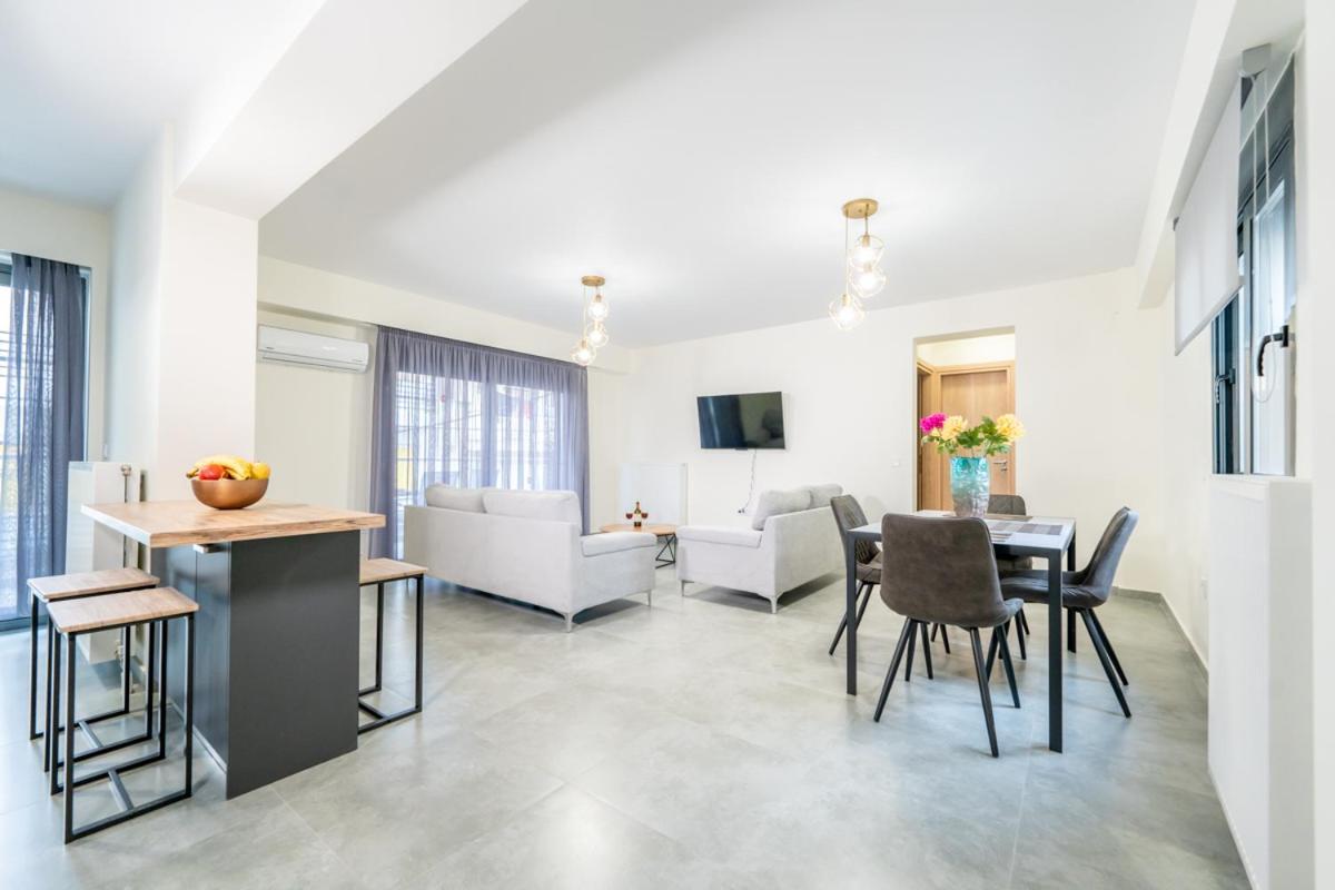 Iaira Apartment Атина Екстериор снимка