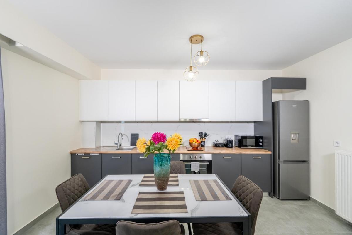 Iaira Apartment Атина Екстериор снимка